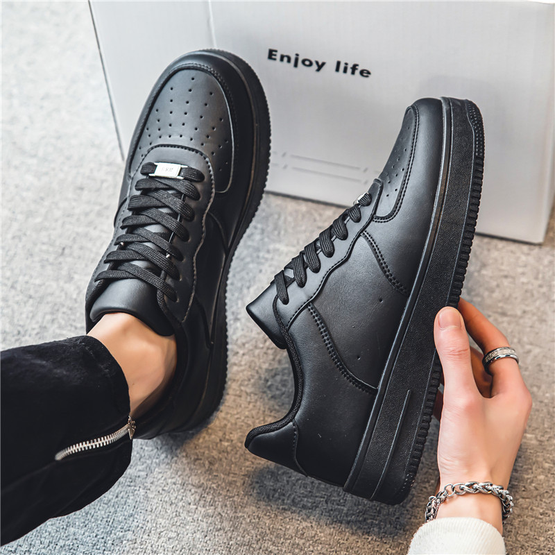 Men's Shoes 2026 New Spring Black Casual Sneakers Air Force One Kitchen Non-Slip Work Safety Leather Shoes
