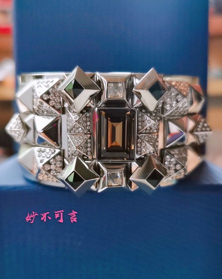 American Shijia 2012 Autumn and Winter Rock Diamond Bracelet 1160609 Defective Product