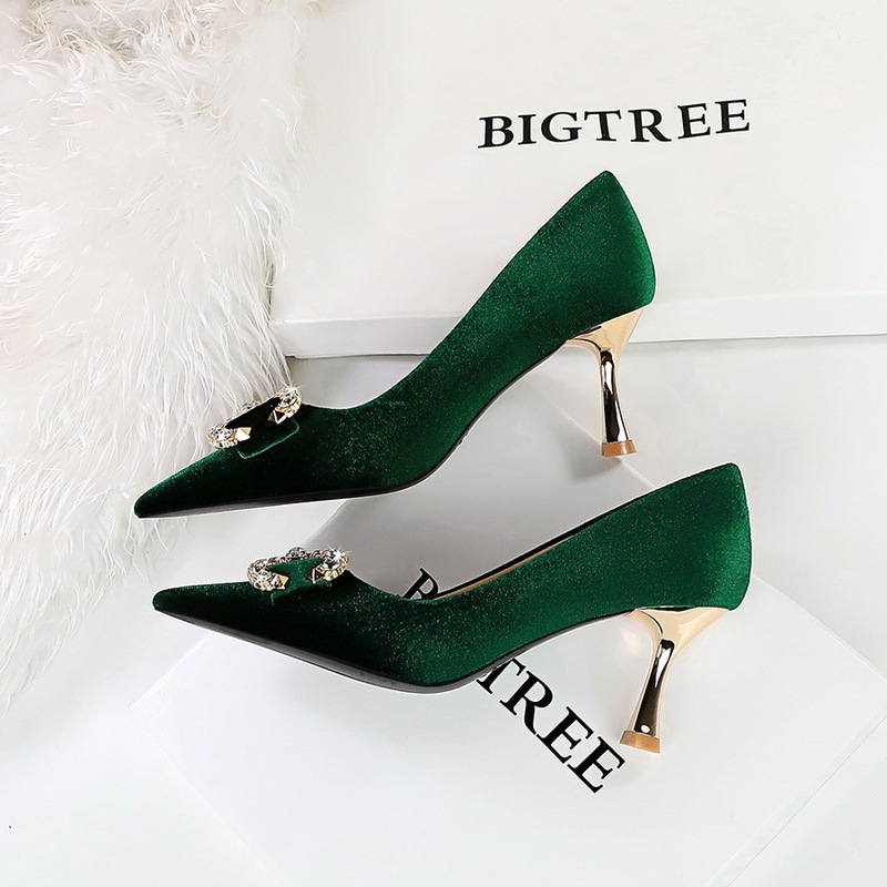 Elegant High-Heeled Shoes That Are Comfortable on the Feet 7cm Shallow Pointed Toe Velvet Suede Rhinestone Single Shoes for Women with Thin Heels 2025 Autumn Style Elegant High-Heeled Shoes That Are Comfortable on the Feet 7cm Shallow Pointed Toe Velvet Suede Rhinestone Single Shoes for Women with Thin Heels 2025 Autumn Style