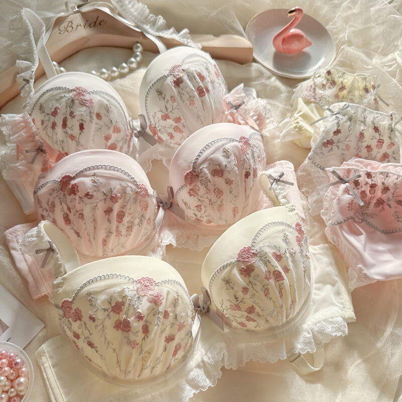 Japanese-Style Sweet Embroidered Floral Cute Girl Round Cup Bra Set Lingerie Plus Size for Chubby Girls Japanese-Style Sweet Embroidered Floral Cute Girl Round Cup Bra Set Lingerie Plus Size for Chubby Girls
