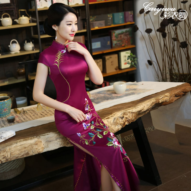 Long cheongsam, skirt, 2020, for catwalk, with embroidery Long cheongsam, skirt, 2020, for catwalk, with embroidery