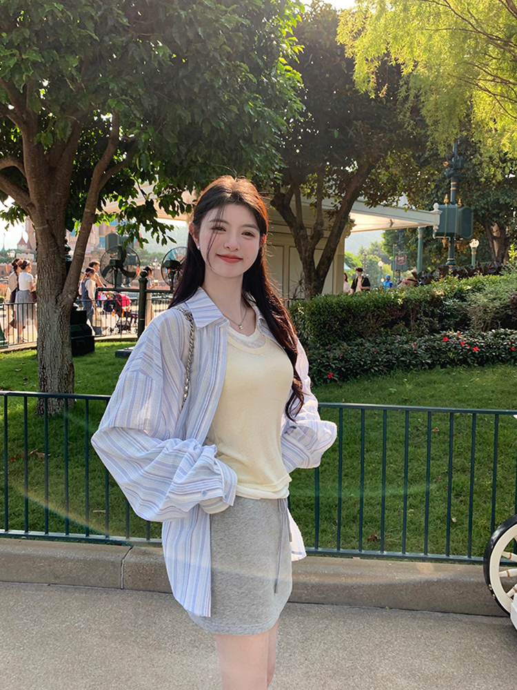 范智乔薄款防晒衬衫上衣女夏设计感宽松慵懒长袖蓝色条纹休闲衬衣