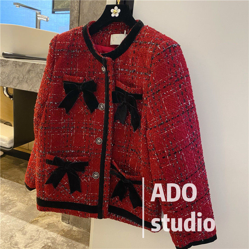 Fan-style small fragrant wind coarse flower, and jacket woman 2022 spring autumn new name Yuanyuan single row button short fur long sleeve blouse