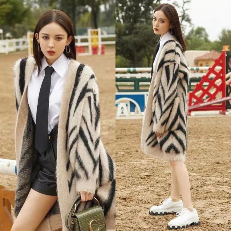Hong Kong Guli Nazha star with the same fashion knitted cardigan medium and long version loose coat sweater knitted sweater women