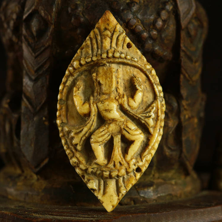 Ming Tibet Explosive Old-Grade Dharma Clothes Piece, Exquisite and Beautiful Carving, Antique Collection Excellent Item 03