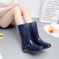 Spring Summer Fashion Rain Boots Midbarrel Rain Shoes Women Anti Slip Water Shoes Korea 100 Hitch Wear Water Boots Rubber Shoes Comfort Cover Shoes Women