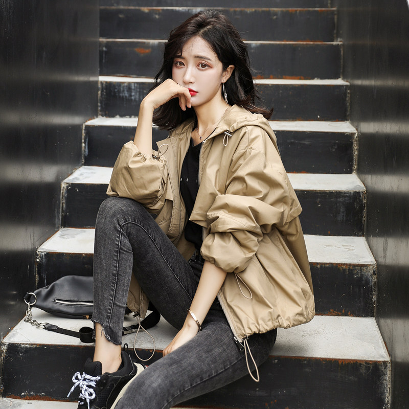 Short windbreaker women's Korean version loose small 2022 spring and autumn thin section casual small section hooded February and August coat