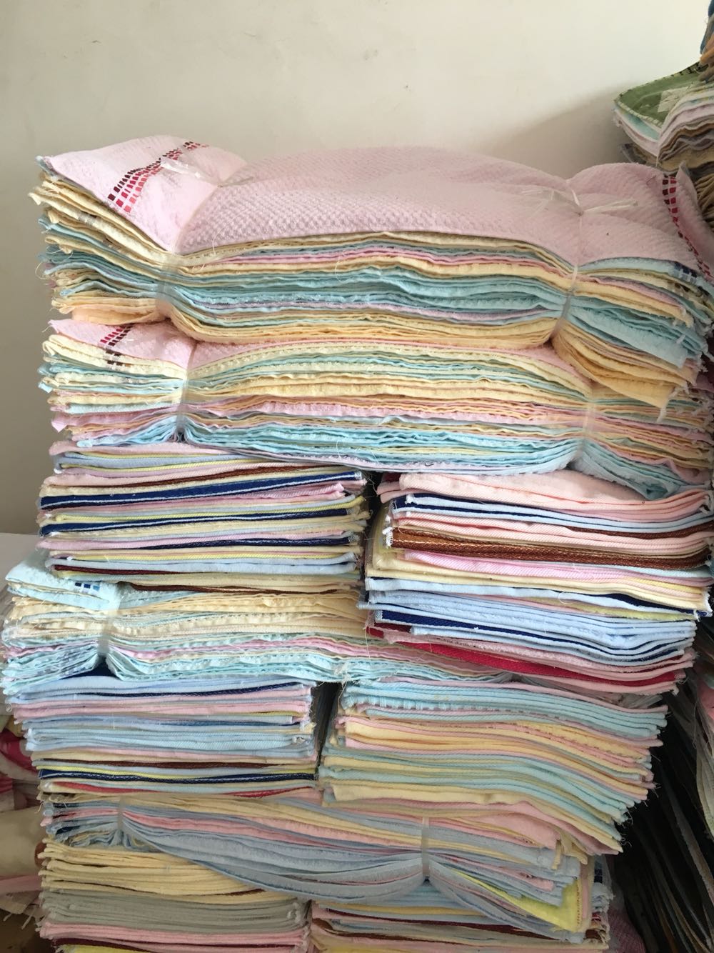 Jerya towels 100 % pure cotton flawed without damage to large inventory handling by pound