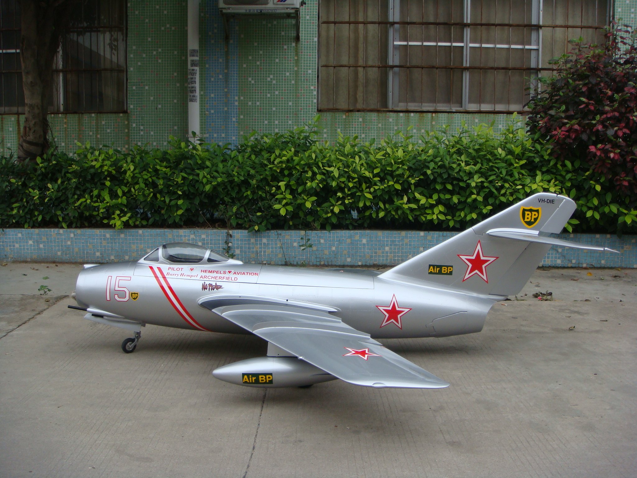 Simulation turbojet rematerial vortex jet model oversize remote control aircraft MiG 15 jet fighter jet-Taobao