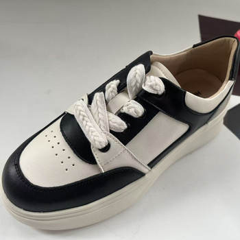 Flaw~black and white storm 2025 spring and autumn cowhide lightweight thick-soled age-reducing sneakers simple and versatile women's casual shoes