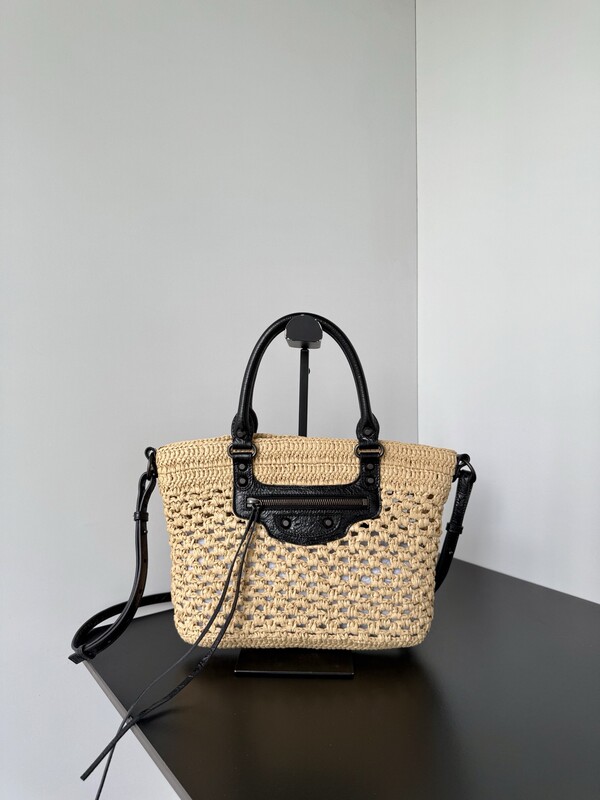 Shimokumi Zhijian Handmade Raffia Motorcycle Bag with Genuine Leather Tassels, Single Shoulder, Hand-Held, Crossbody Woven Bag, Vacation Straw Bag