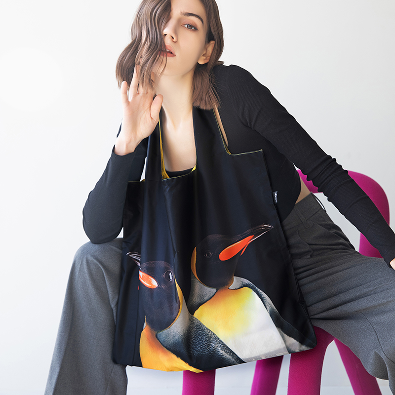 German Loqi eco-friendly bag art fashion shopping bag folding to accommodate carry-on bag light travel bag emperor penguin