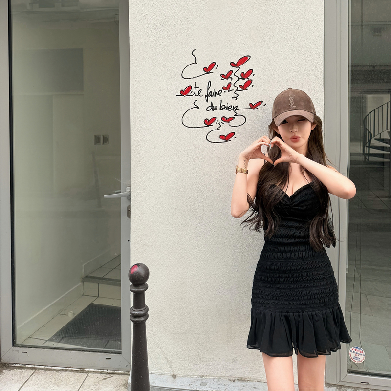 Chicyou "Louvre Night Light" S1P Black Pleated Elastic Ruffle Hem Slim-Fit Slip Dress Chicyou "Louvre Night Light" S1P Black Pleated Elastic Ruffle Hem Slim-Fit Slip Dress
