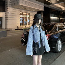 CHICYOU(Balm **n si suit) Simple but not simple light blue silhouette short denim jacket