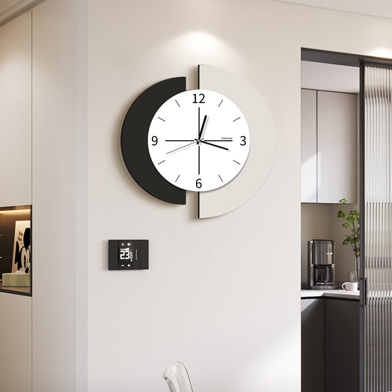 Creative Living Room Wall Clock, Modern Light Luxury Clock, 2026 New Model, Simple and Elegant Wall-Mounted Silent Clock for Home Use
