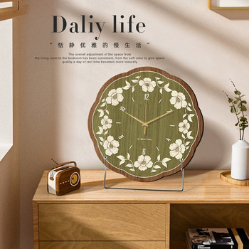 Medieval-Style Clock Desktop Ornament for Living Room Entrance, Home Use, 2026 New Model, Elegant, Light Luxury, High-End Creative Clock