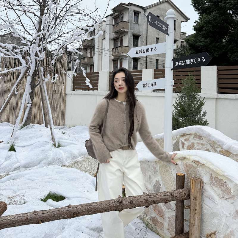 Song of Clear Skies | 100% Cashmere Garment with Brushed Finish | Round Neck, Relaxed Style, Classic Designer Cashmere Cardigan - 7091 Song of Clear Skies | 100% Cashmere Garment with Brushed Finish | Round Neck, Relaxed Style, Classic Designer Cashmere Cardigan - 7091