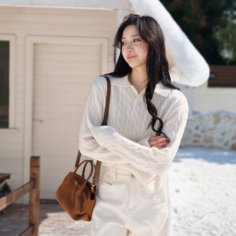 First Snow | Consinee 100% Cashmere | Full-Body Cable Knit Polo Collar Thick Cashmere Sweater - 7113 First Snow | Consinee 100% Cashmere | Full-Body Cable Knit Polo Collar Thick Cashmere Sweater - 7113