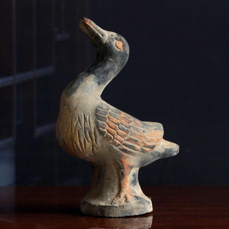 Antique Pottery Ornaments, Hand-Painted Paintings, Colored Pottery Ducks, Ceramics, Han Dynasty Handmade Artwork, Ancient Shelves, Bookshelf Collections Antique Pottery Ornaments, Hand-Painted Paintings, Colored Pottery Ducks, Ceramics, Han Dynasty Handmade Artwork, Ancient Shelves, Bookshelf Collections