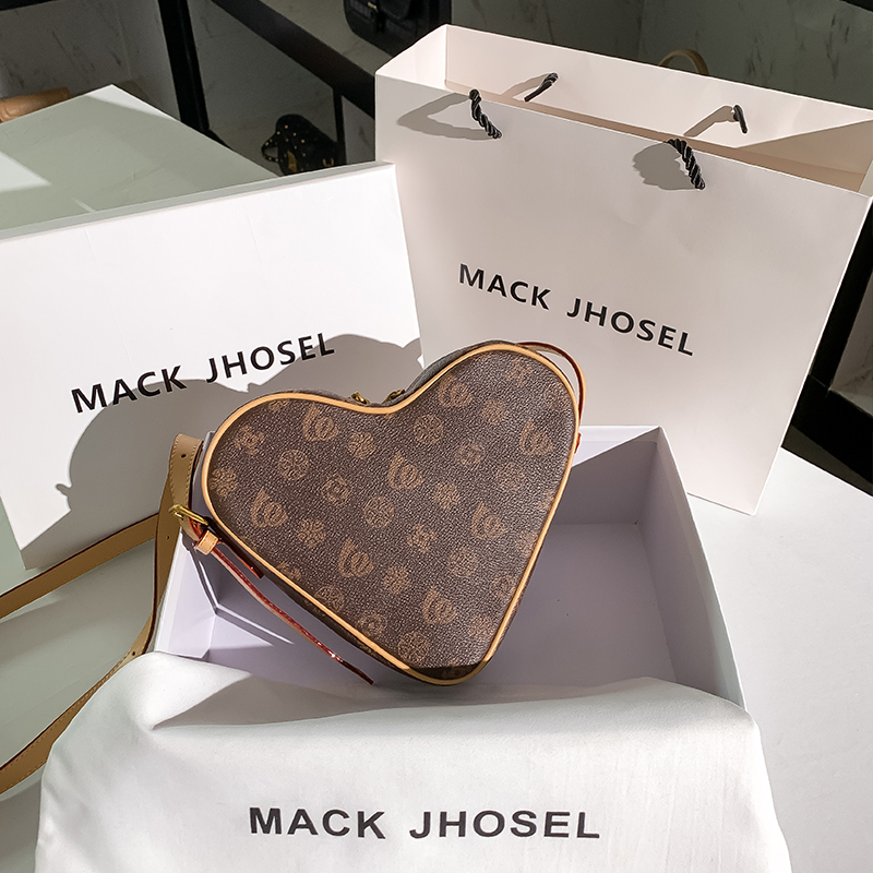 Hong Kong Valentine's Day Gifts Niche Light Luxury Leather Love Pack Mini Small Bag Women Cross Body Bag 2022 New Trend