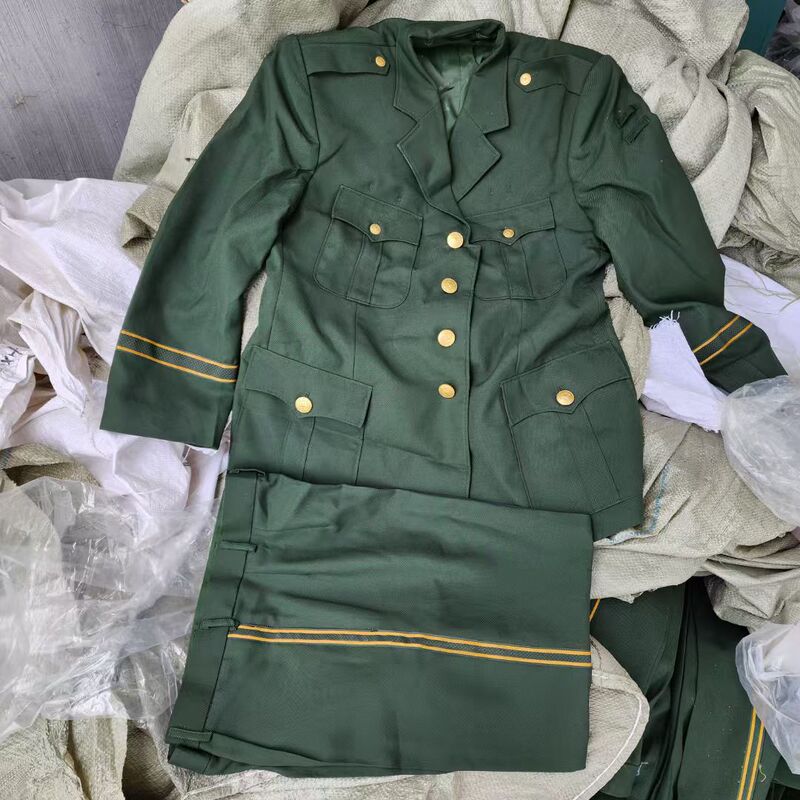 Brand New Genuine Olive Green Spring and Autumn Top and Pants Set for Men Brand New Genuine Olive Green Spring and Autumn Top and Pants Set for Men