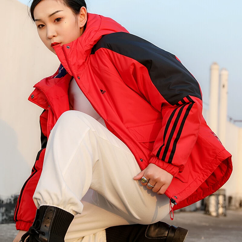 Зимняя красная спортивная пуховка с капюшоном Adidas