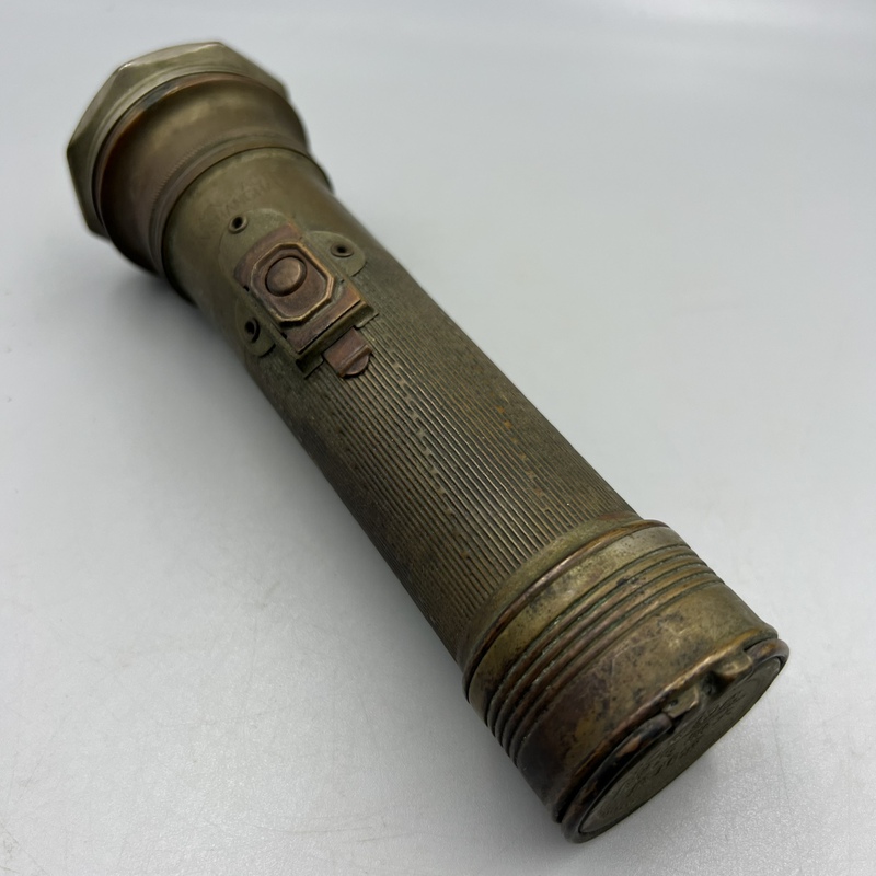 Authentic Goods in Good Condition from the Republic of China Period, Da Wuyu Brand Old Items, Flashlight, Lighting Lamp, Antique Collectibles
