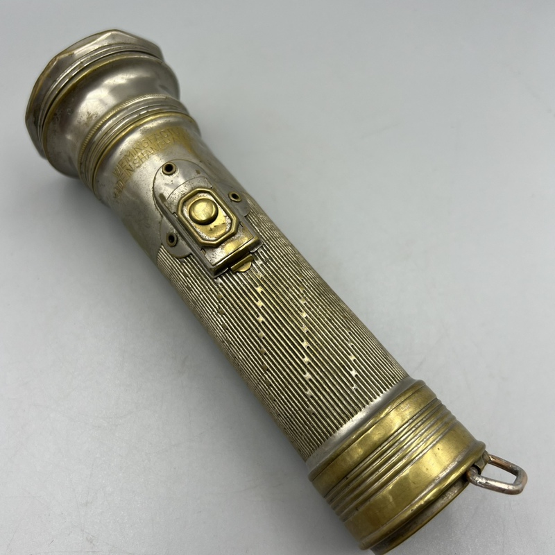 Authentic Premium Goods from the Republic of China Period, Da Wuyu Brand Vintage Items, Flashlight, Lighting Lamp, Antique Collectibles