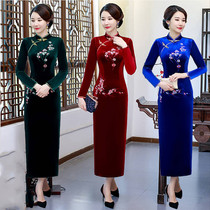 Golden velvet winter long sleeves Long style walking show qipao with velvet thickened qipao skirt womens gown with Chinese style
