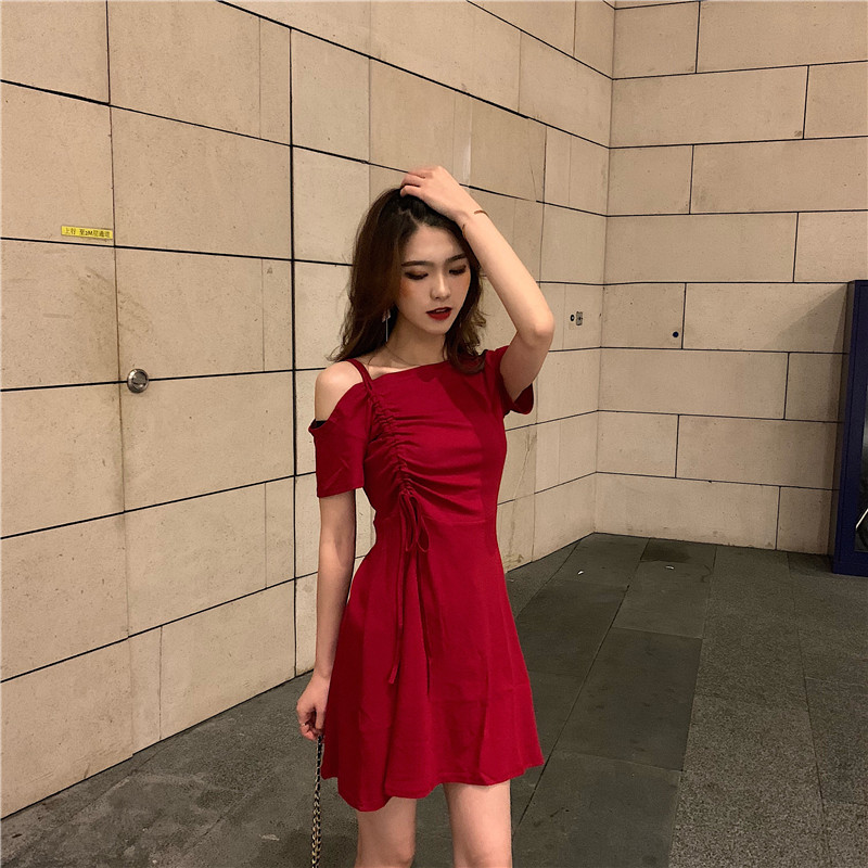 VK旗艦店 韓國風設計感單肩抽繩修身短袖洋裝