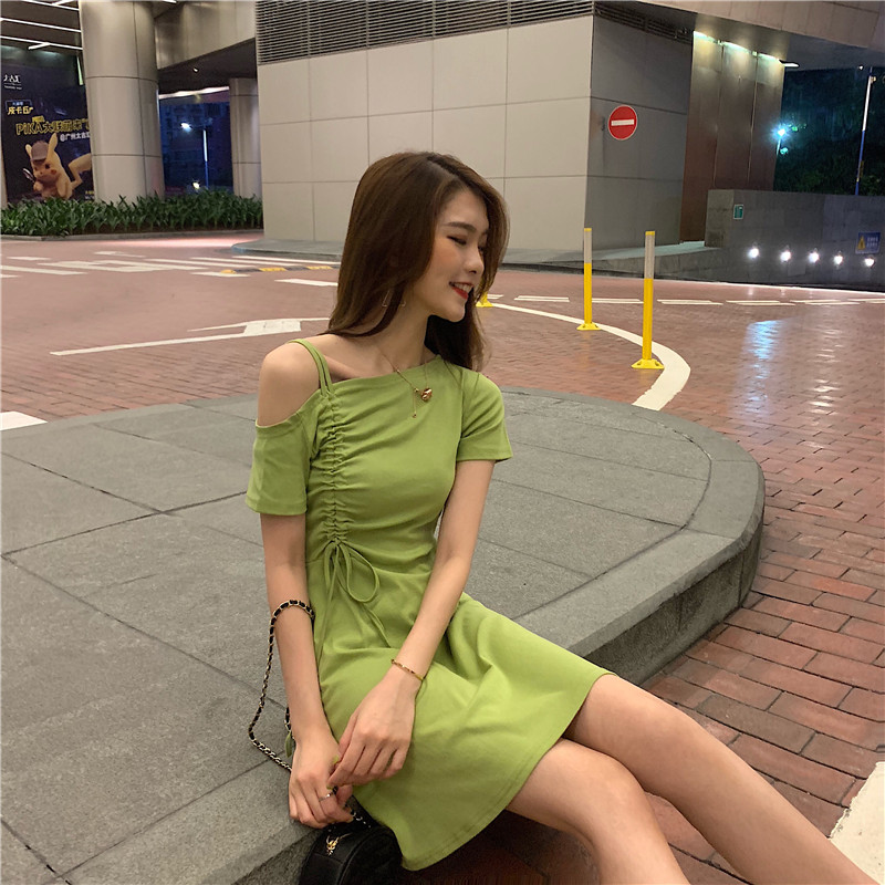 VK旗艦店 韓國風設計感單肩抽繩修身短袖洋裝