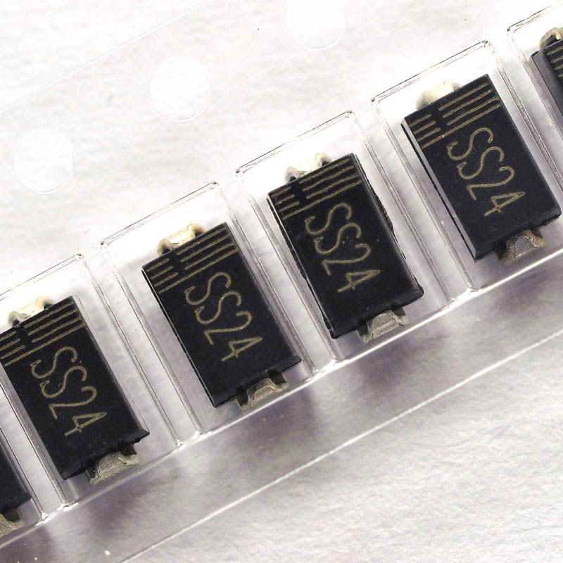 Saosa) SS24 SR240 patch Shotki diode 40V 2A (100)