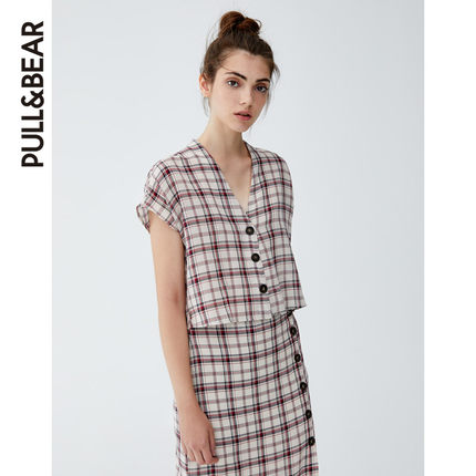 PullAndBear 秋冬2018新款女士短款V领格纹印
