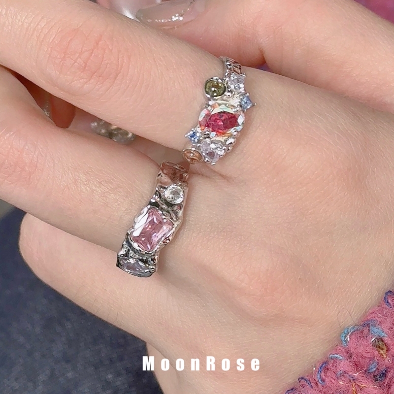 闪耀指尖的星梦：925银锆石戒指背后的梦幻设计