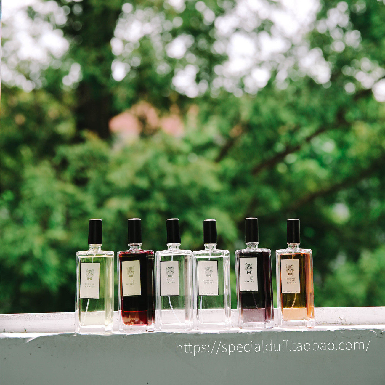 Boy, two cups of milk tea money to buy big-name perfume with the same flavor black claw re-engraved perfume