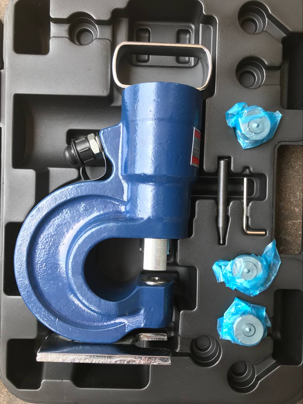 Angle steel punching machine SH-70B hydraulic punching machine 70B angle steel I-beam and iron plate punching