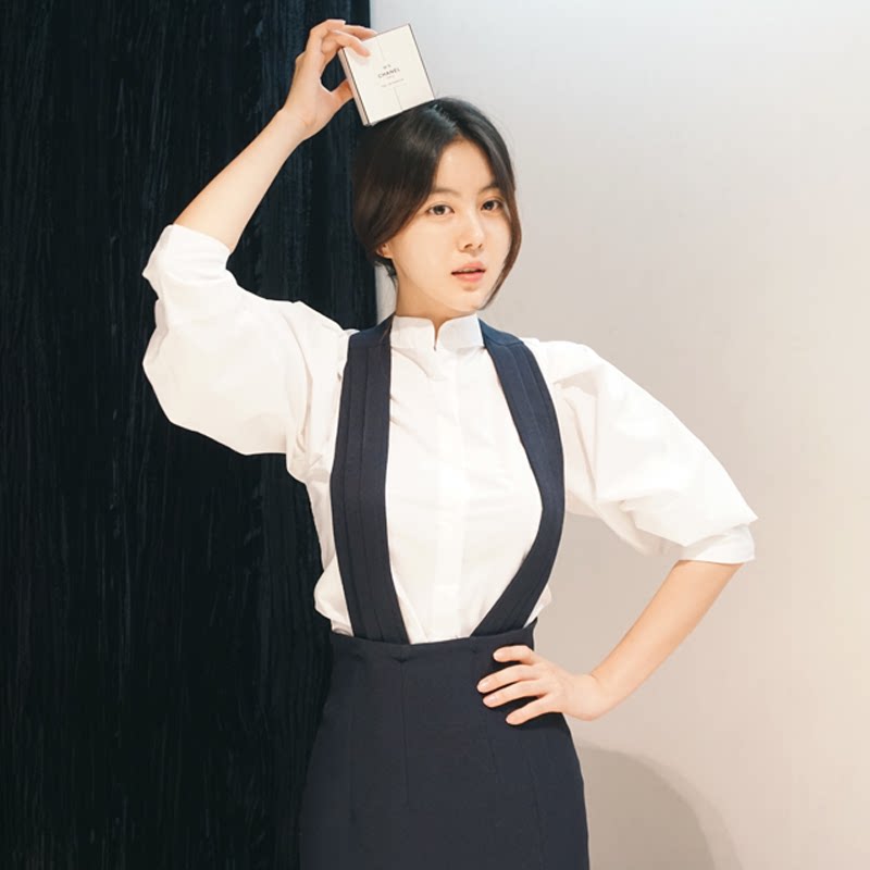 2021 spring and summer new bubble sleeve white shirt Long sleeve large size professional slim top Inner shirt stand collar women