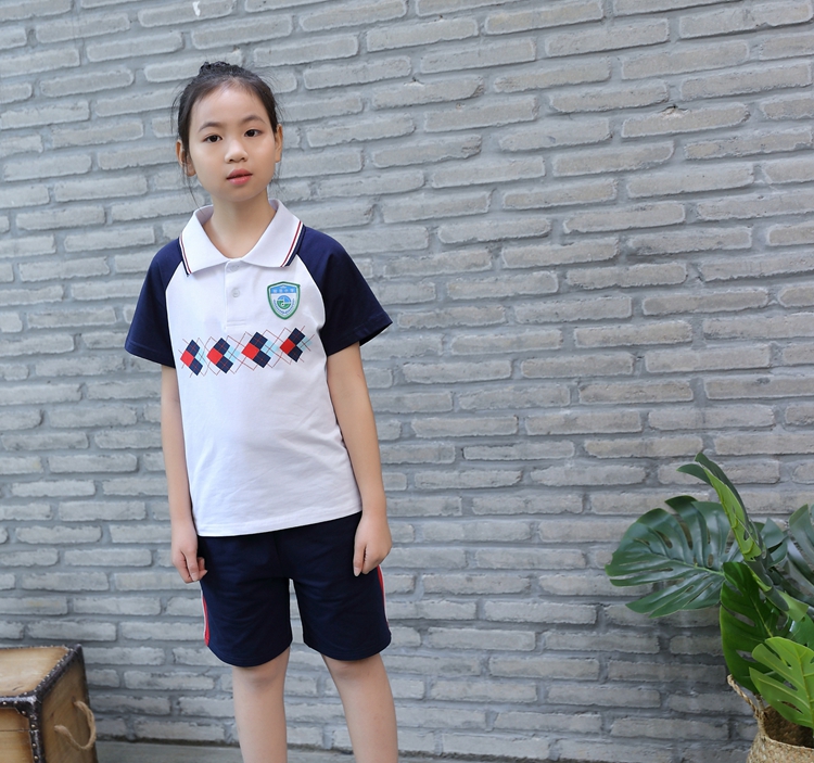 Quảng Châu Thiên Hà Huyện Junjing Trường tiểu học Quần áo Quần áo thể thao mùa hè Nam và nữ Trường tiểu học Phụ huynh Da bông tùy chỉnh - Đồng phục trường học / tùy chỉnh thực hiện quần áo trẻ em nam