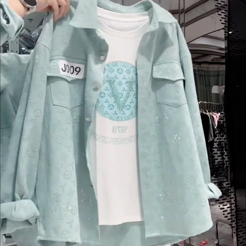Heavy-Duty New Rhinestone Denim Shirt 2026 Spring Women's Loose High-End Elegant Casual Versatile Fashion Top