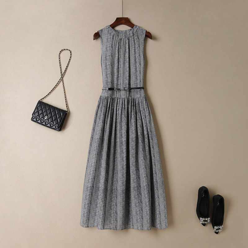 High-End Gray Silk Dress, New Summer Style, Elegant Tank Dress, Light Luxury Mulberry Silk Sleeveless A-Line Dress High-End Gray Silk Dress, New Summer Style, Elegant Tank Dress, Light Luxury Mulberry Silk Sleeveless A-Line Dress