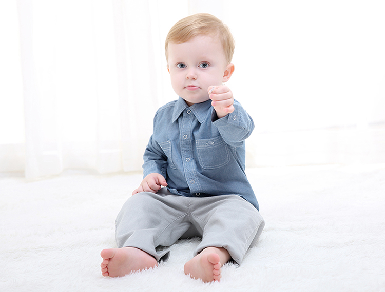 Áo thun nam Qi Qiong 2019 mới cho bé sơ sinh mùa xuân sơ mi denim sơ mi bé sơ mi dài tay cotton xu hướng quần áo trẻ em 2021