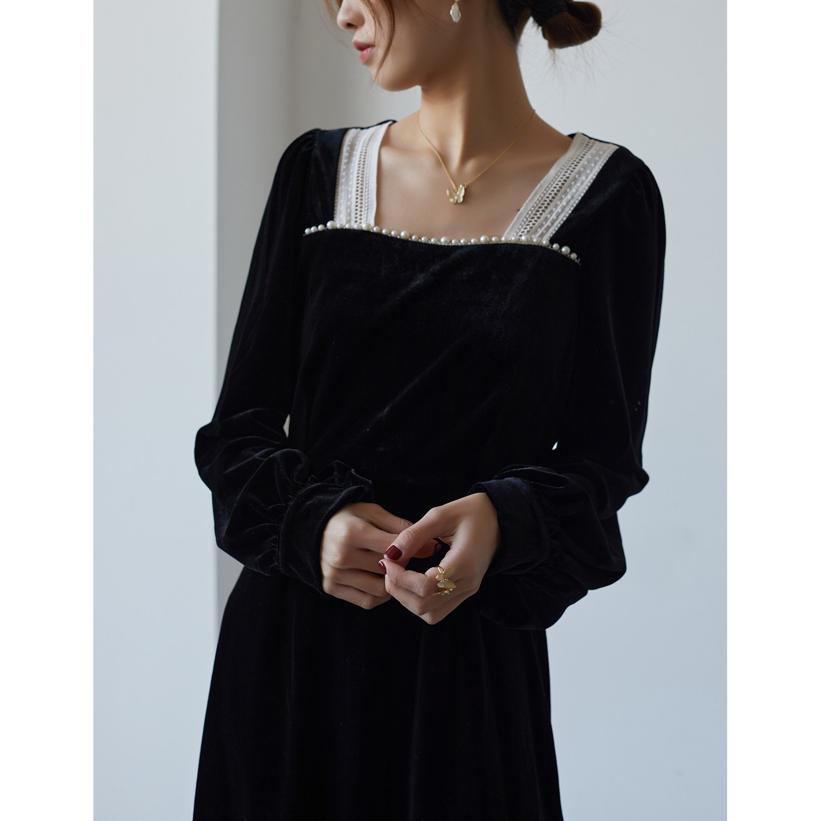 SEEK AUTUMN pearl black velvet French court style little black dress dress retro square collar waist long skirt