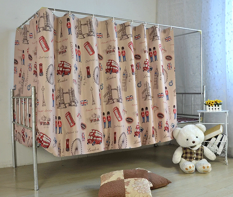 Được bao quanh bởi 2 giường ngủ ký túc xá sinh viên, rèm cửa, màn, thông gió, cô gái, vải bóng, giường rèm, giường ngủ