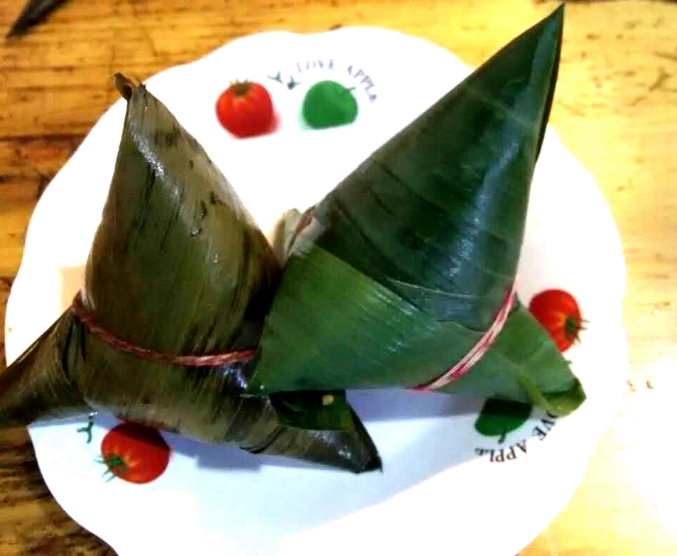 The Crops House Ancient Town Special Five Flowers Meat Triangle Glutinous Rice Dumplings Breakfast Bulk Group Purchase of Big Meat Dragon Boat Festival Lilly