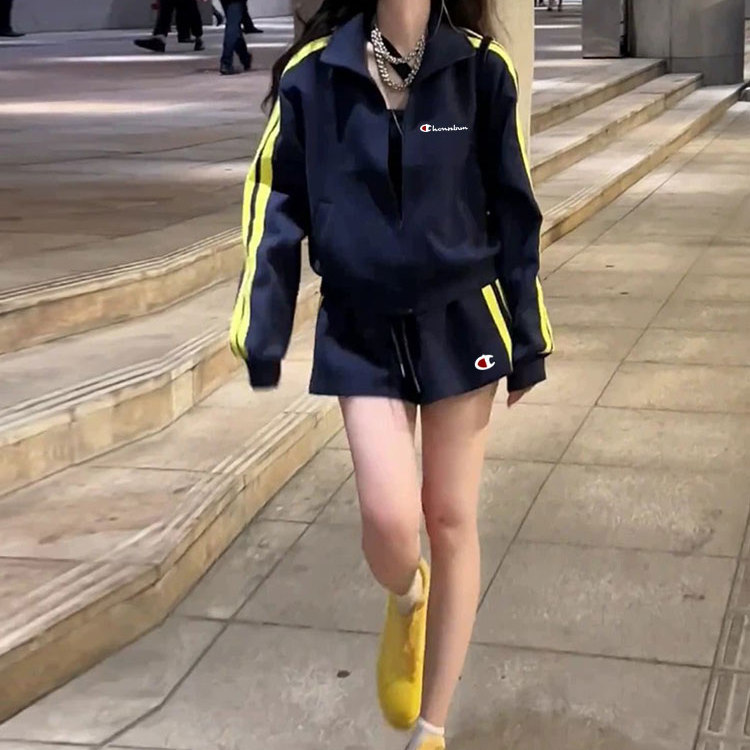 Jogging Champion Casual Sports Suit for Women, Spring and Summer New Fashion Side Stripe Sweatshirt Jacket and Shorts Two-Piece Set Trendy Jogging Champion Casual Sports Suit for Women, Spring and Summer New Fashion Side Stripe Sweatshirt Jacket and Shorts Two-Piece Set Trendy