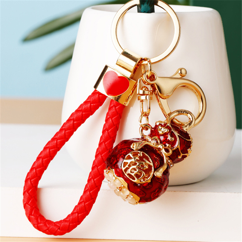 National Trend Wealth-Attracting Fortune Gourd Car Keychain for Women, Creative Diamond-Inlaid Bag Pendant, Metal Keychain Ring Gift