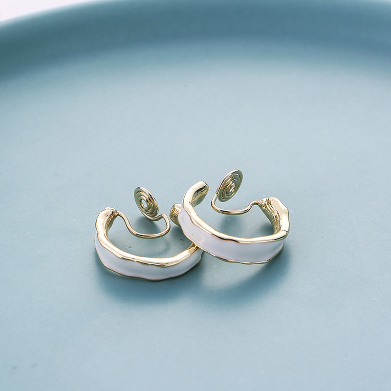 Mosquito Coil Pan Without Eardrum Ear Clips Women Circle Net Red Personality Brief Advanced Sensation Small Crowd Design Lukewarm Wind Earrings