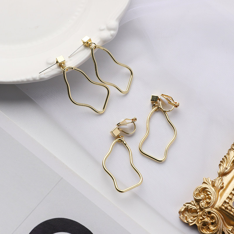 Temperament Port Wind New Tide Net Red Irregular Metal Ins Wind Design Sensation Small Earrings Without Ear Clips Women