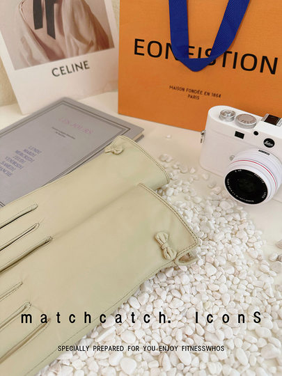 New Style Genuine Sheepskin Gloves for Women, Winter Fleece-Lined, Warm for Driving, Touchscreen-Compatible, Windproof, Suitable for Outdoor Motorcycle Riding in Spring and Autumn