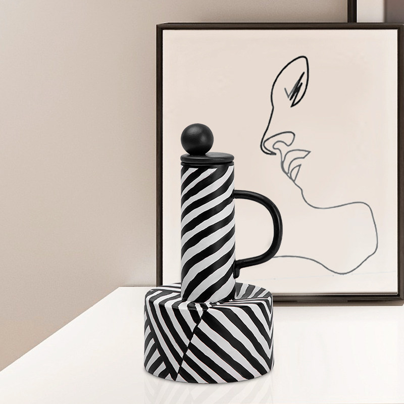 Creative black and white striped home decorations modern dry flower vase living room TV cabinet personality desktop ornaments